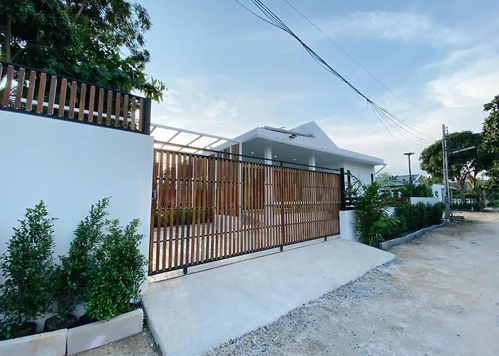 Ban Rub Lom Pool Villa 3 Difference Villas